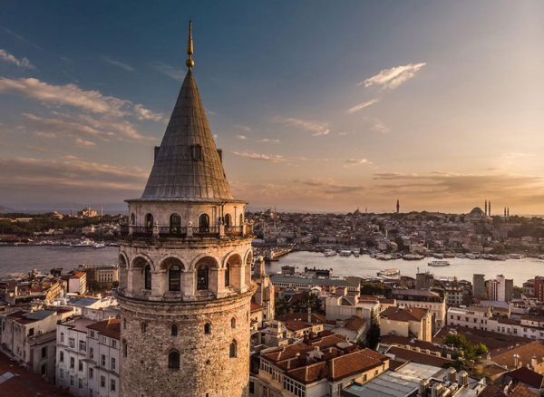 Tháp Galata Istanbul Ngắm Thành Phố Đẹp Không? Giá Vé Và Khung Giờ Đẹp