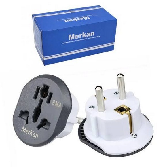 Adapter ổ cắm điện châu Âu và sạc điện thoại chuẩn bị mang theo