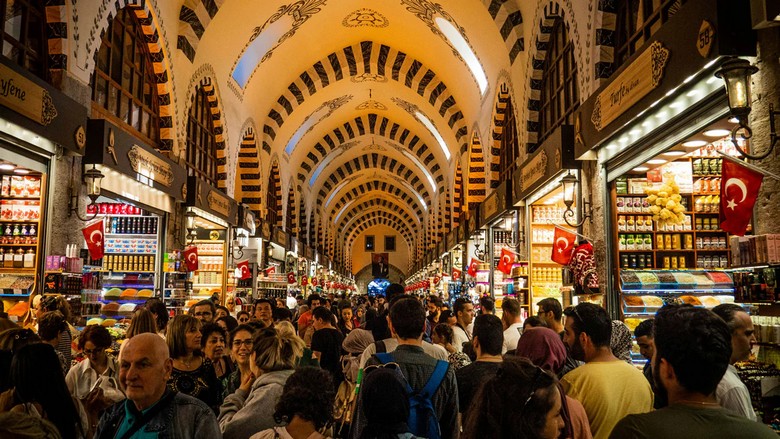 Bên trong Chợ Grand Bazaar Istanbul, di sản thương mại thời Ottoman