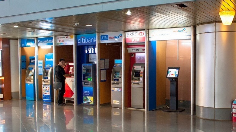 Quầy đổi tiền döviz trong trung tâm Istanbul