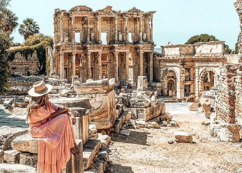 Thành cổ Ephesus với Thư viện Celsus