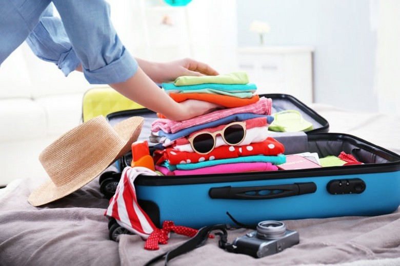 Vali và trang phục được chuẩn bị sẵn cho chuyến đi Thổ Nhĩ Kỳ nhiều vùng khí hậu